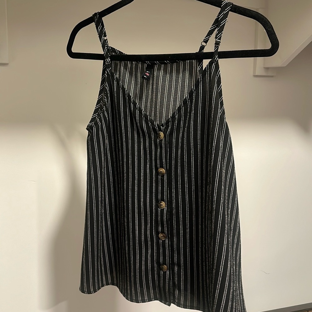 Black top! Great for the summer